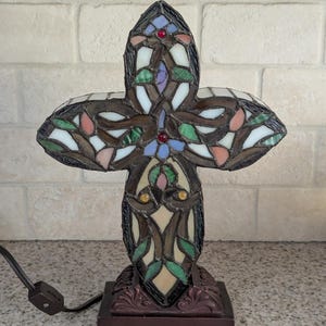 Very good used tiffany style church palm cross lamp entry way accent night light end table lamp Free Shipping