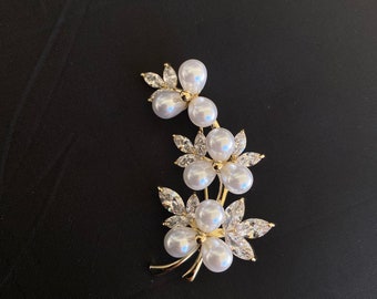 Queen Elizabeth Cultured Freshwater Pearl Brooch Large Round 