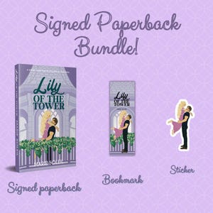 Puede incluir: Un conjunto de artículos con el libro "Lily of the Tower" de Marie Soleil. El conjunto incluye un libro de bolsillo firmado, un marcapáginas y una pegatina. La portada del libro y el marcapáginas muestran una pareja abrazándose. El fondo es de color lila claro.