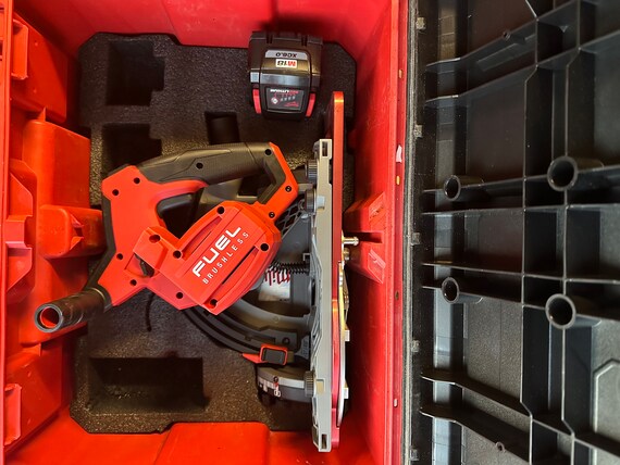 MILWAUKEE® M18 FUEL™ Plunge Saw 