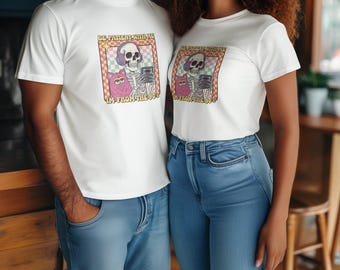 もう少しだけ我慢してください。私は90年代生まれです。Tシャツ | 1900年代生まれ | 90年代ノスタルジアTシャツ | レトロ90年代Tシャツ | 誕生日プレゼント | クリスマスプレゼント