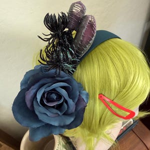 Halloween Flower Headband – Glitter Venus Flytrap, Blue Roses, Baby Ranunculus Fascinator