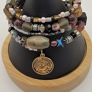Memory Wire bracelet zodiac Capricorn gold disc