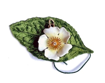 14K Gold Diamond and Enamel White Anemone Flower Art Nouveau Brooch / Pendant