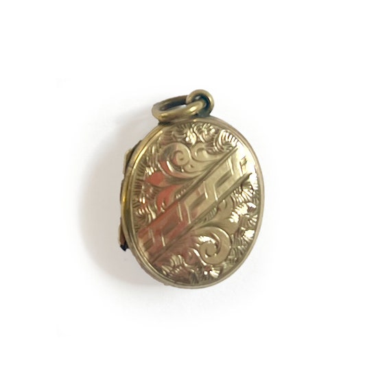 9ct Gold Small Oval Antique Etched Locket