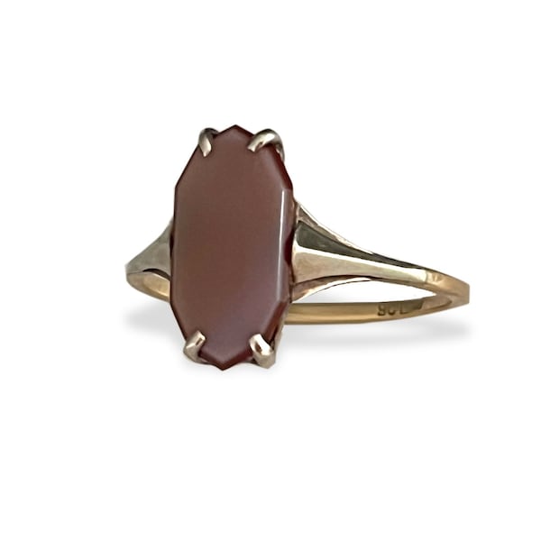 Antique Sardonyx and 9ct Gold Ring, Size 8