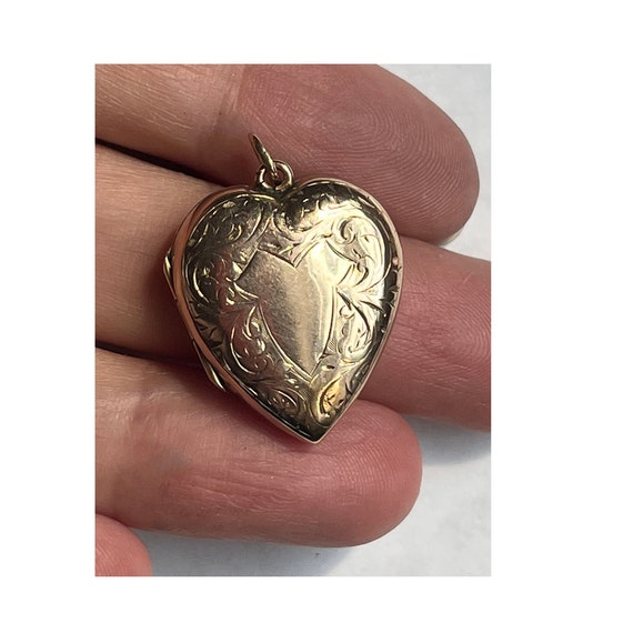 Antique Gold Etched Double Sided Heart Locket wit… - image 4