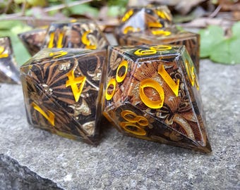 The Court - handmade 7-piece sharp-edged washi tape diceset for ttrpg, dungeons and dragons, pathfinder, daggerheart