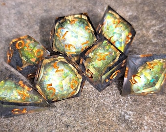The Emerald Cave - 7-piece handmade sharp-edged diceset for ttrpg, dungeons and dragons, pathfinder, daggerheart