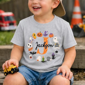 Personalisiertes Anfangshalloween-Shirt, benutzerdefinierte Monogramm-Halloween-Shirts, monogrammiertes Herbstsaison-T-Shirt, benutzerdefiniertes Kinderhalloween-Shirt