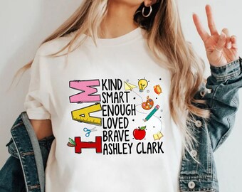 パーソナライズされた「I Am Kind Brave」シャツ、新学期へようこそTシャツ、新学期初日、おもしろいスクールシャツ、新学期おめでとう