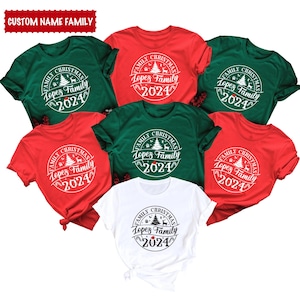 Personalisiertes Weihnachtsfamilien-Shirt, Benutzerdefiniertes Familien-Weihnachts-2024-Shirt, Benutzerdefiniertes Familienname-Weihnachts-Sweatshirt, passendes Weihnachts-T-Shirt