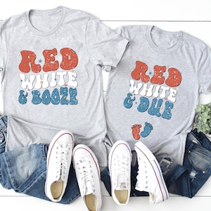 Camiseta roja, blanca y blanca Camisetas a juego para parejas con bebidas alcohólicas rojas y blancas Camiseta para mamá y papá que esperan Camiseta patriótica para revelar el bebé Parejas 4 de julio Embarazo