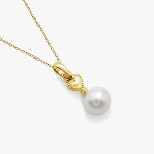Gold Heart Pearl Pendant, Dainty 18k Gold Plated Vintage Jewelry, Minimalist Pearl Necklace, Romantic Gift for Her, Mother’s Day Necklace
