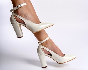 Escarpins Manolo Blahnik 'Tayler' D'orsay En Cuir Bleu - Taille 35 - Talons Aiguilles - Occasion