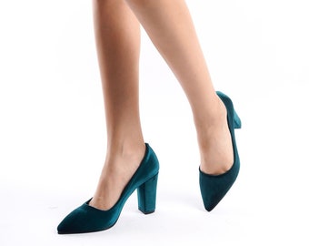 Tacones de terciopelo verde, zapatos de terciopelo verde oscuro, zapatos de novia verdes, tacones altos de novia verde esmeralda, zapatos de boda verdes, tacones verde oscuro