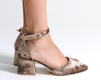 Braune Samtschuhe, Braune Hochzeitsschuhe, Hellbraune Schuhe, Braune Niedrige Absätze, Braune Block Absätze, Braune Brautschuhe, Hellbraune Absätze