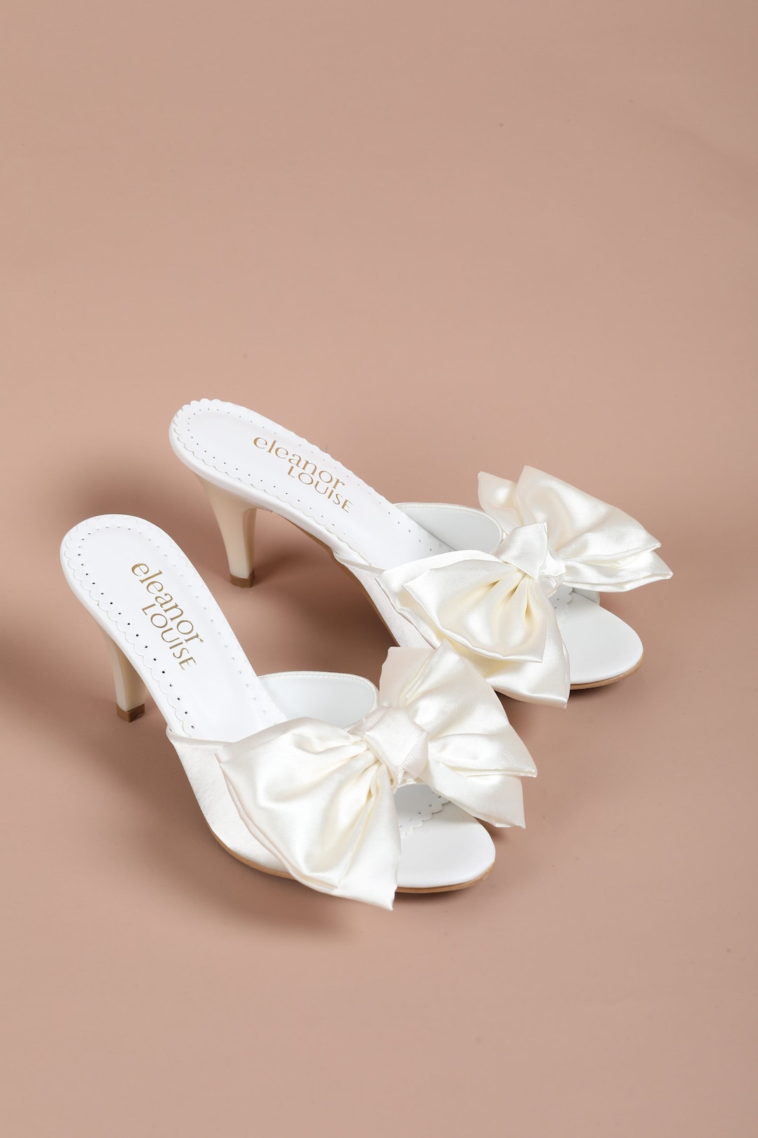 White Bow Knot Decor Corduroy Open Toe Slippers main image 0