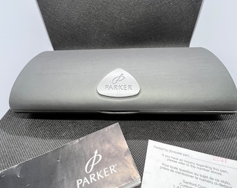 Pluma estilográfica Parker 100 en plata ópalo ST con plumín M de 18 quilates