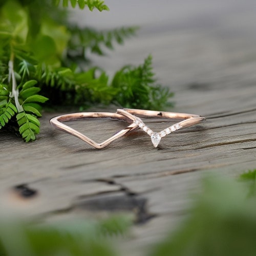 Unique Curved Wedding Band Yellow Gold Pear Diamond/moissanite Etsy