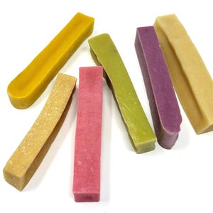 Natural Flavored Yak Chew for Dogs – Durable Himalayan Dog Treat – peanut butter, strawberry, blueberry, mint, coconut, turmeric.