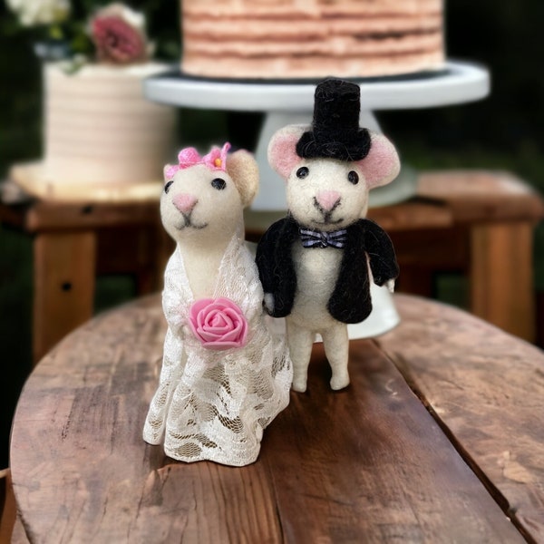 Figurines de couple de souris de mariage de jeunes mariés, souris de mariage mariée et le marié, couple de souris de tour de fromage, cadeau de mariage de décoration de gâteau unique