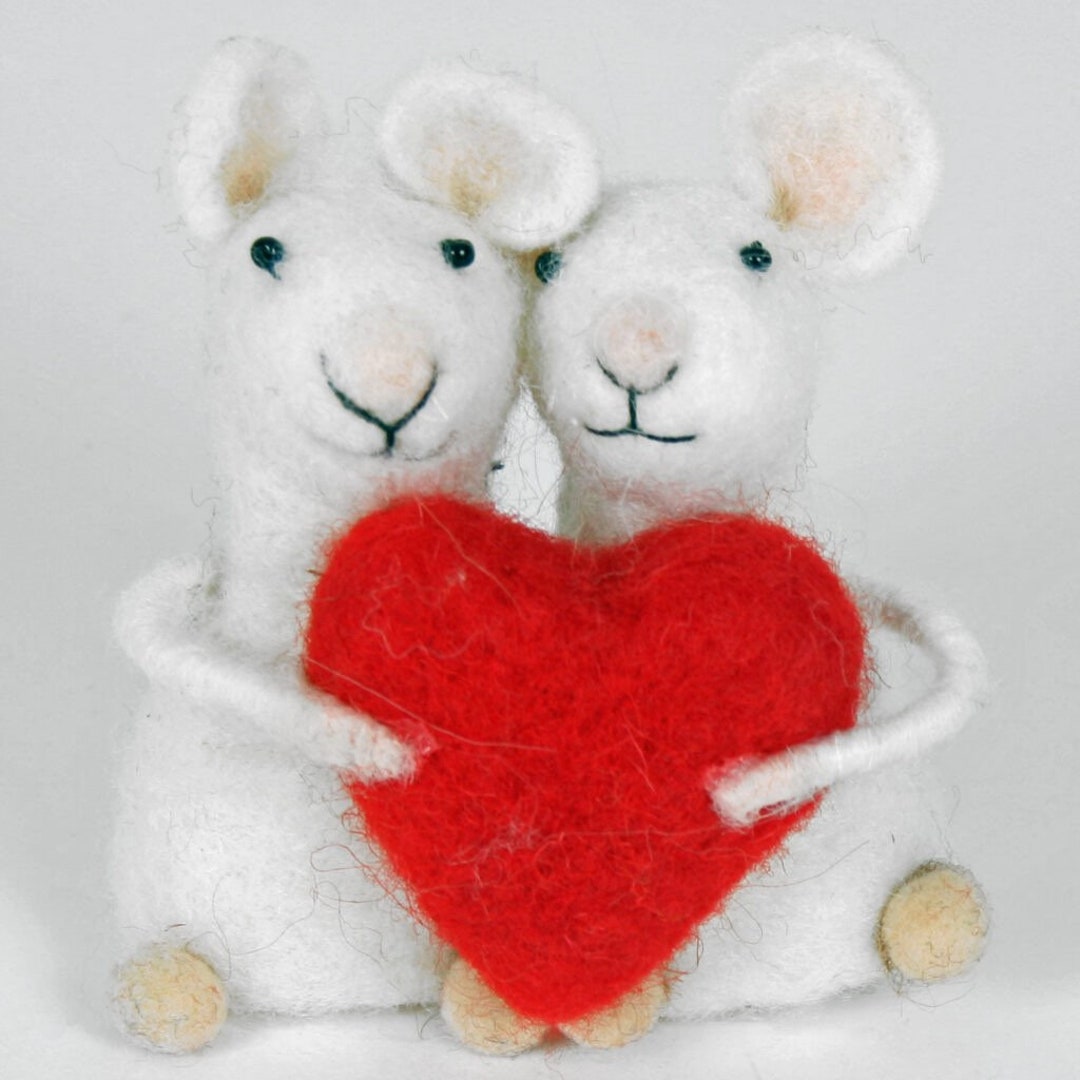 In Love Heart Mice Couple Gift Etsy UK