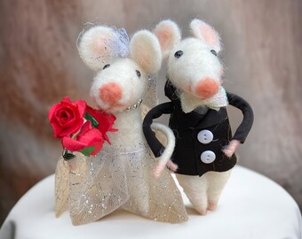 Bride & Groom Wedding Mouse couple figures, wedding couple mice, mice cake toppers, Mice Bride and Groom