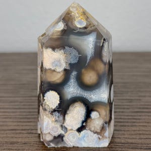 Black Flower Agate Tower