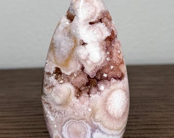 鮮やかな緑色の花形瑪瑙（フリーフォーム） - Etsy 日本