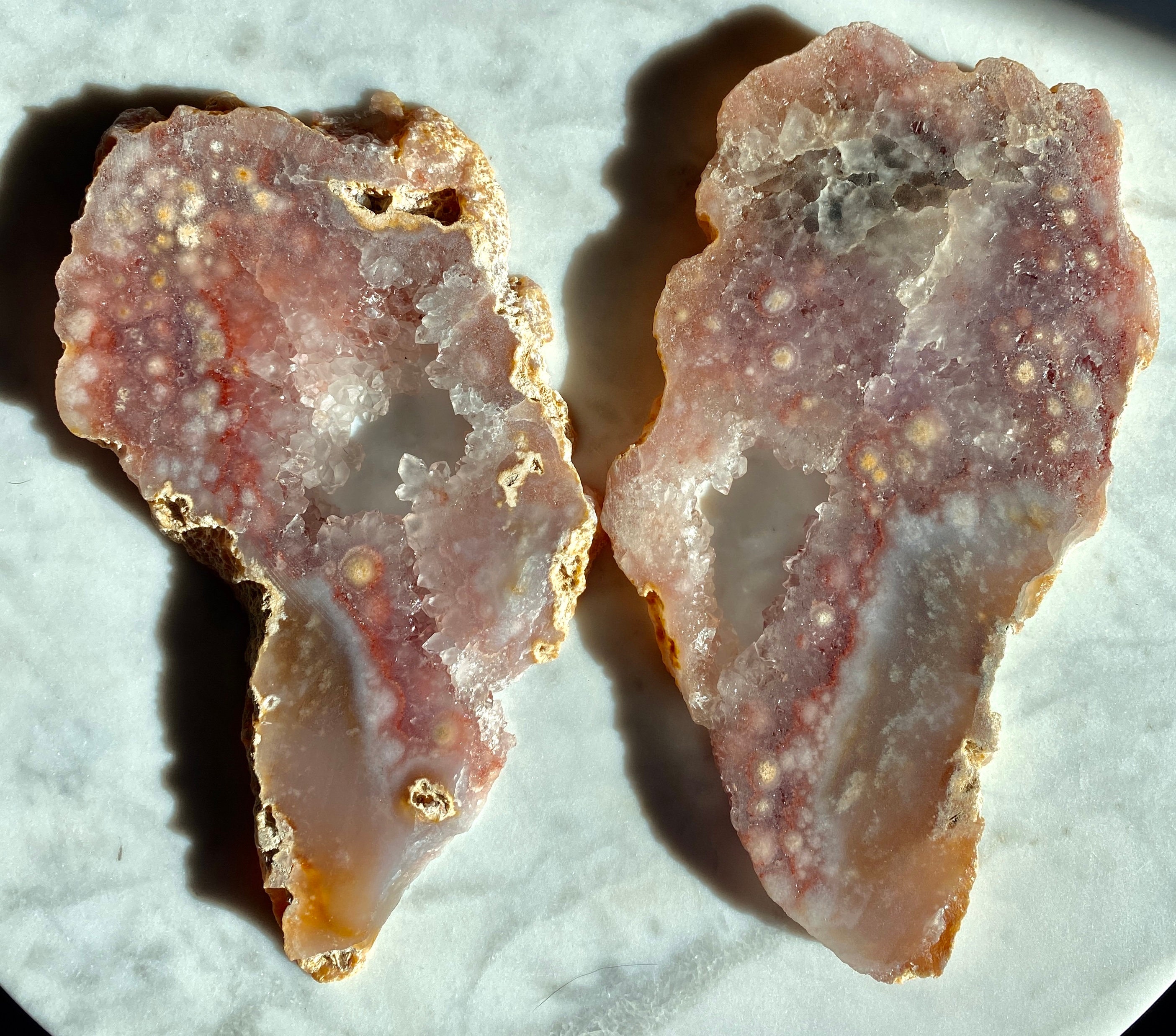 ピンクと紫のアメジスト ドゥルージー フラワー アゲート ウィング