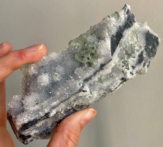 中国浙江省産 スモーキードゥルージークォーツと超透明なフローライト