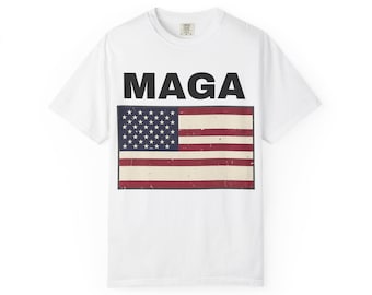 T-shirt MAGA avec drapeau américain | Graphique drapeau américain en détresse