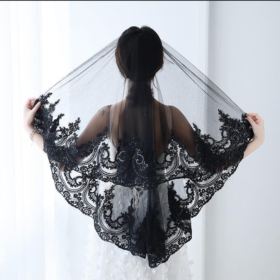Black Tulle Sequins Lace Applique Short Wedding Veil , Short Bridal ...