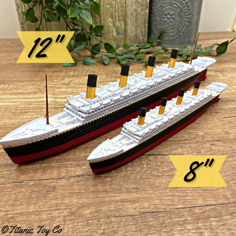 Modelo RMS Titanic de 12, juguete Titanic, topper de pastel Titanic, adorno Titanic, regalo Titanic insumergible, collar Titanic, barco de juguete, barco de juguete imagen 2