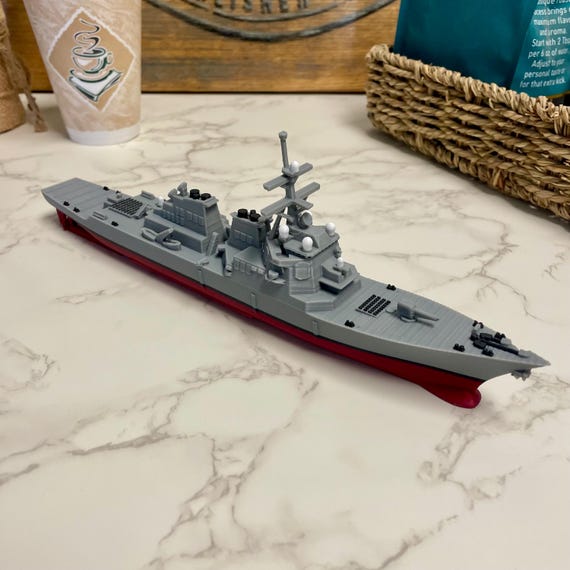 アーレイ・バーク級ミサイル駆逐艦モデル – 12インチ海軍軍艦レプリカ