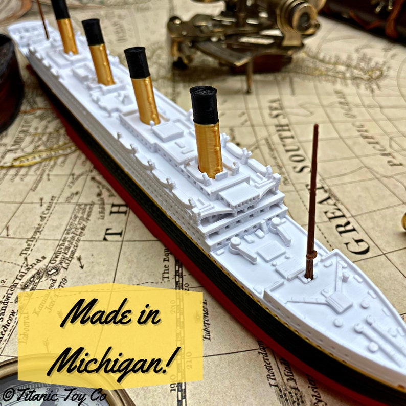 12 RMS Titanic Model, Titanic Toy, Titanic Cake Topper, Titanic Ornament, Unsinkable Titanic Gift, Titanic Necklace, Toy boat, Toy Ship image 8