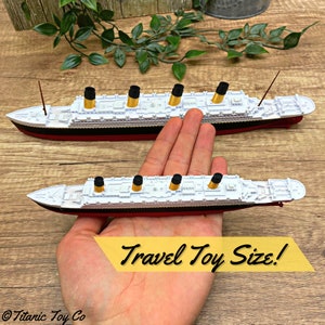 Modelo RMS Titanic de 12, juguete Titanic, topper de pastel Titanic, adorno Titanic, regalo Titanic insumergible, collar Titanic, barco de juguete, barco de juguete imagen 4