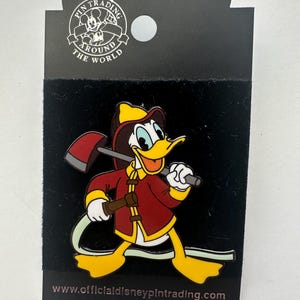 Disney Pin Trading ドナルド 消防士 ピンバッジ　ピンズ Mickey Firefighter Pin - Etsy