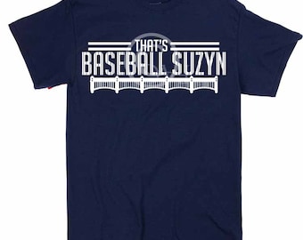Esa es la camisa Suzyn de béisbol, la camisa Suzyn Waldman, el regalo del día del padre, la camisa divertida, el regalo de Navidad, el regalo para el abuelo, la camisa John Sterling