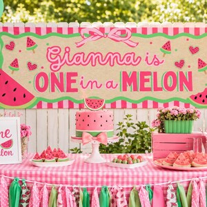 Födelsedagsbanderoll med texten "One in a Melon" / Skylt och dekoration för vattenmelonfest - Canva-mall