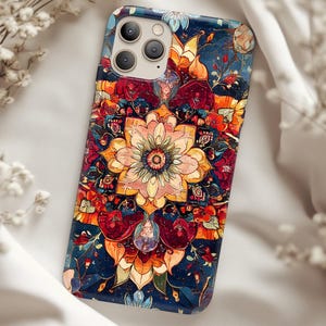 Persian Rug Pattern Phone Case: Elegant Textile Design