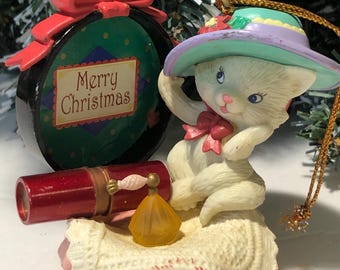 Lustre Fame 1996 Cat with Parlor Hat Christmas Kitty Figurine