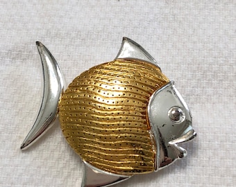 Vintage Tropical Fish Brooch Pin Gold Tone and Silvertone