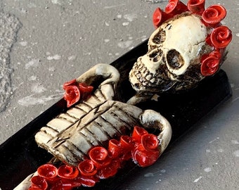 Sugar Skull Incense Burner Hand-crafted Incense Holder Decorative Ash Catcher Smoking Skeleton Floral Skull Porta-inciensos de Calavera