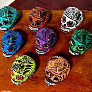 Calavera de Azúcar Mexicana Pintada a Mano / Elija Color / Calavera de Día de Muertos / Día de la Calavera Muerta / Cinco de Mayo