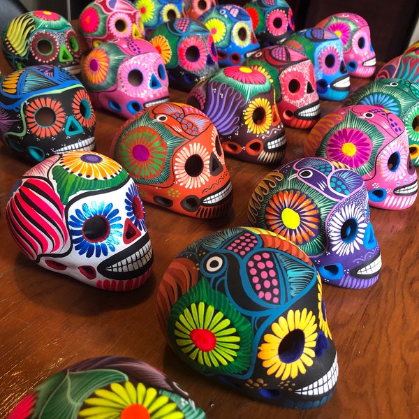 Hand-painted Mexican Ceramic Day of the Dead Skull [Random Color] Calavera de Dia de Muertos Skull Hand-painted skull