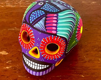 Teschio di zucchero messicano dipinto a mano Dia de Muertos Giorno dei Morti Teschio Cinco de Mayo Calavera [Scegli il colore - Blu Rosa Viola Oro]