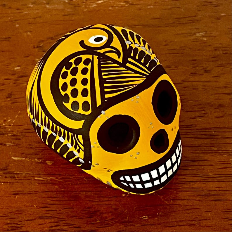 Teschio di zucchero messicano dipinto a mano Dia de Muertos/Giorno dei Morti Calavera - Teschio dipinto in ceramica e acrilico immagine 7