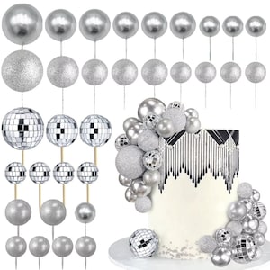 Juego de 32 mini adornos para tartas con purpurina plateada brillante, bolas de espuma con temática de discoteca, para tartas de cumpleaños, varios tamaños, accesorios para tartas para celebrar